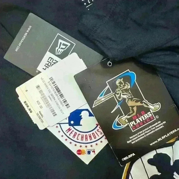 NWT NEW YORK Yankees T Shirt - Picture 6 of 6
